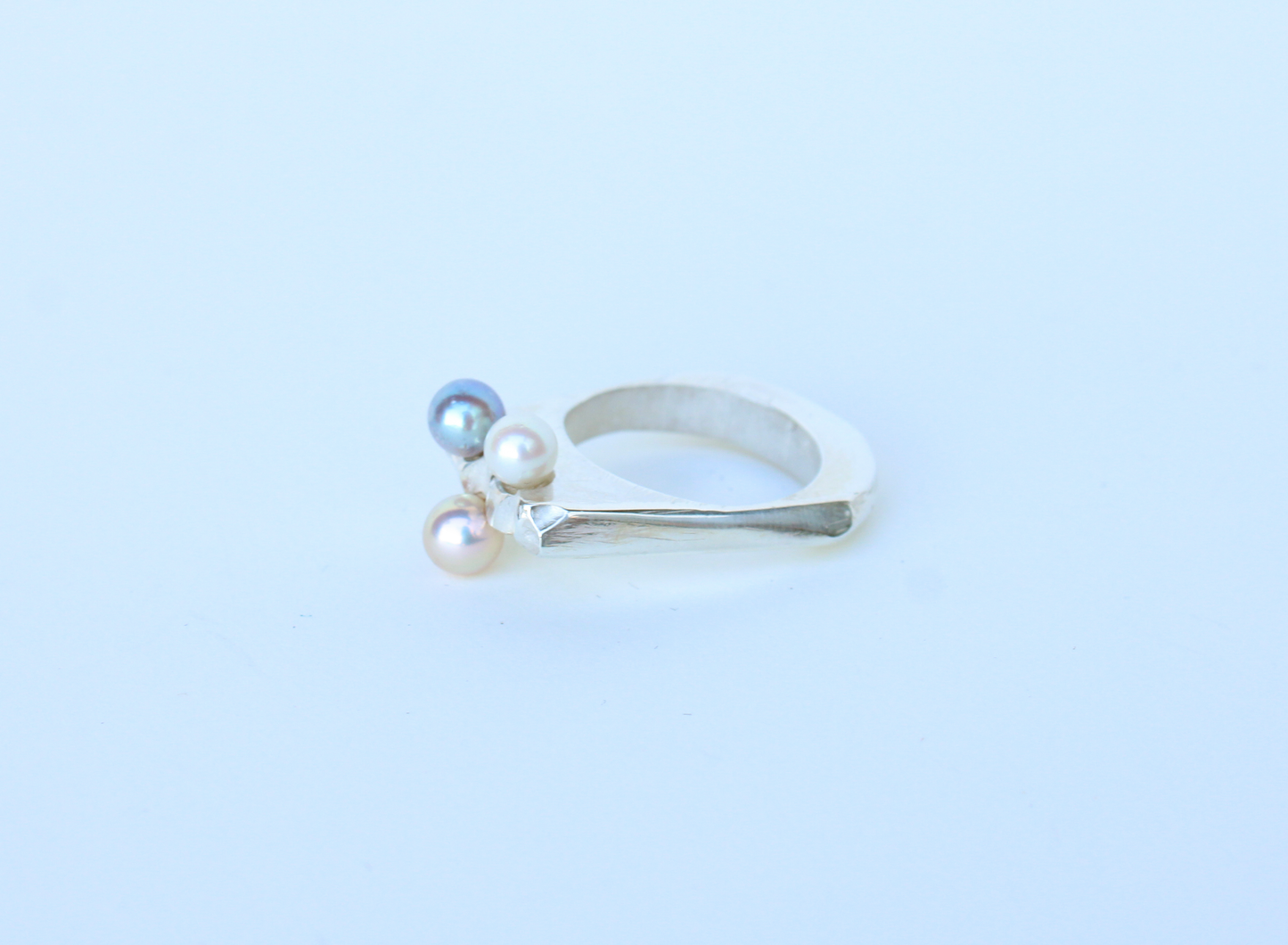Poporo Pearls  Ring